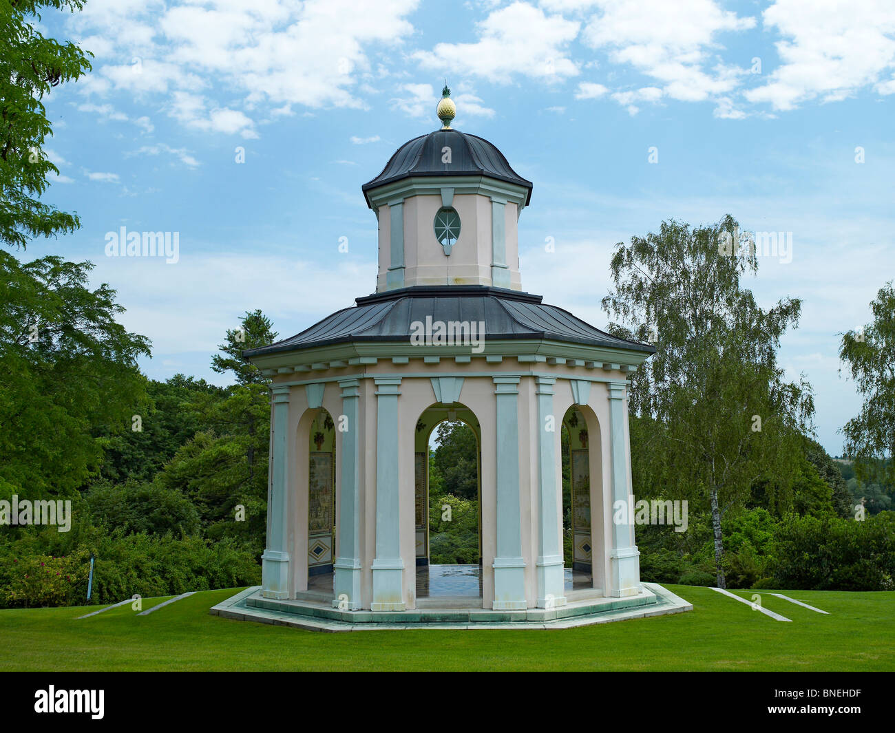 Blick auf das Belvedere bei Apremont Stockfoto