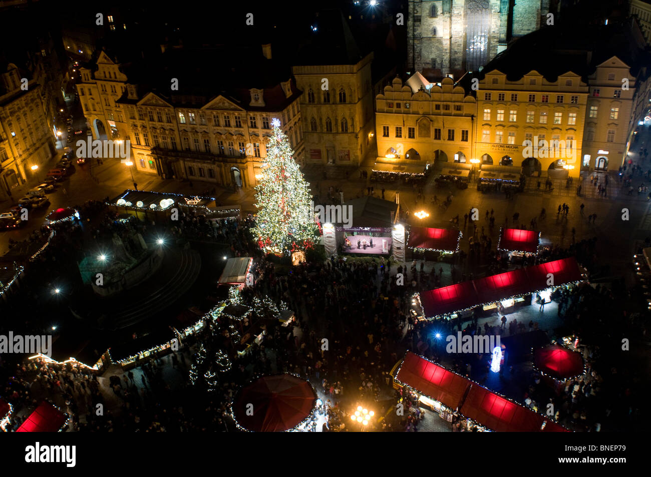 Der Weihnachtsmarkt am alten Stadtplatz Stare Mesto. Prag-Tschechische Republik Stockfoto