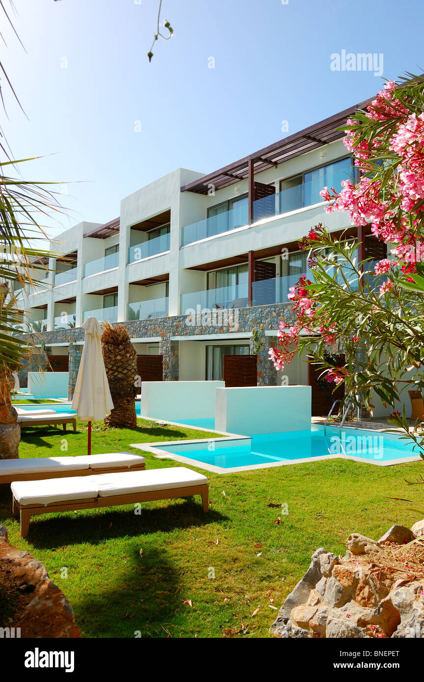 Solarium und Swimming Pool im Luxus-Villa, Kreta, Griechenland Stockfoto