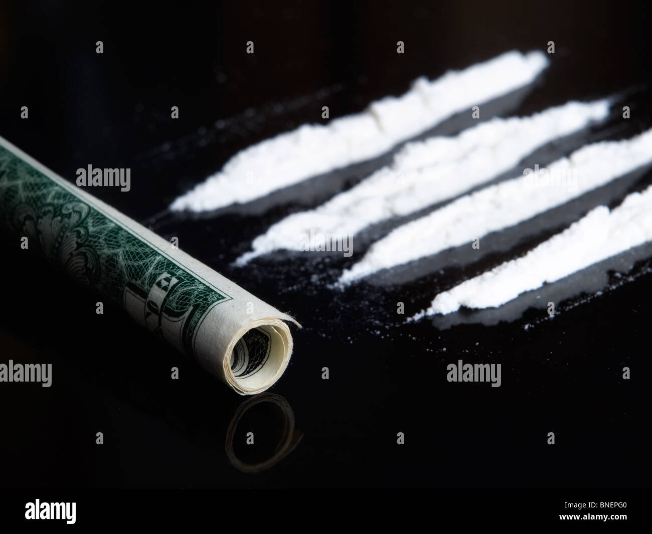 Einen genaueren Blick auf eine schlechte Angewohnheit und Abhängigkeit von Drogen wie Kokain... Stockfoto