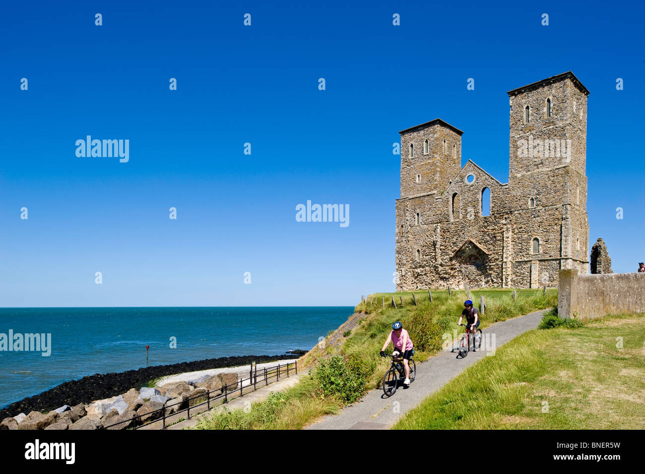 Reculver Türme & Roman Fort, Kent, Vereinigtes Königreich Stockfoto