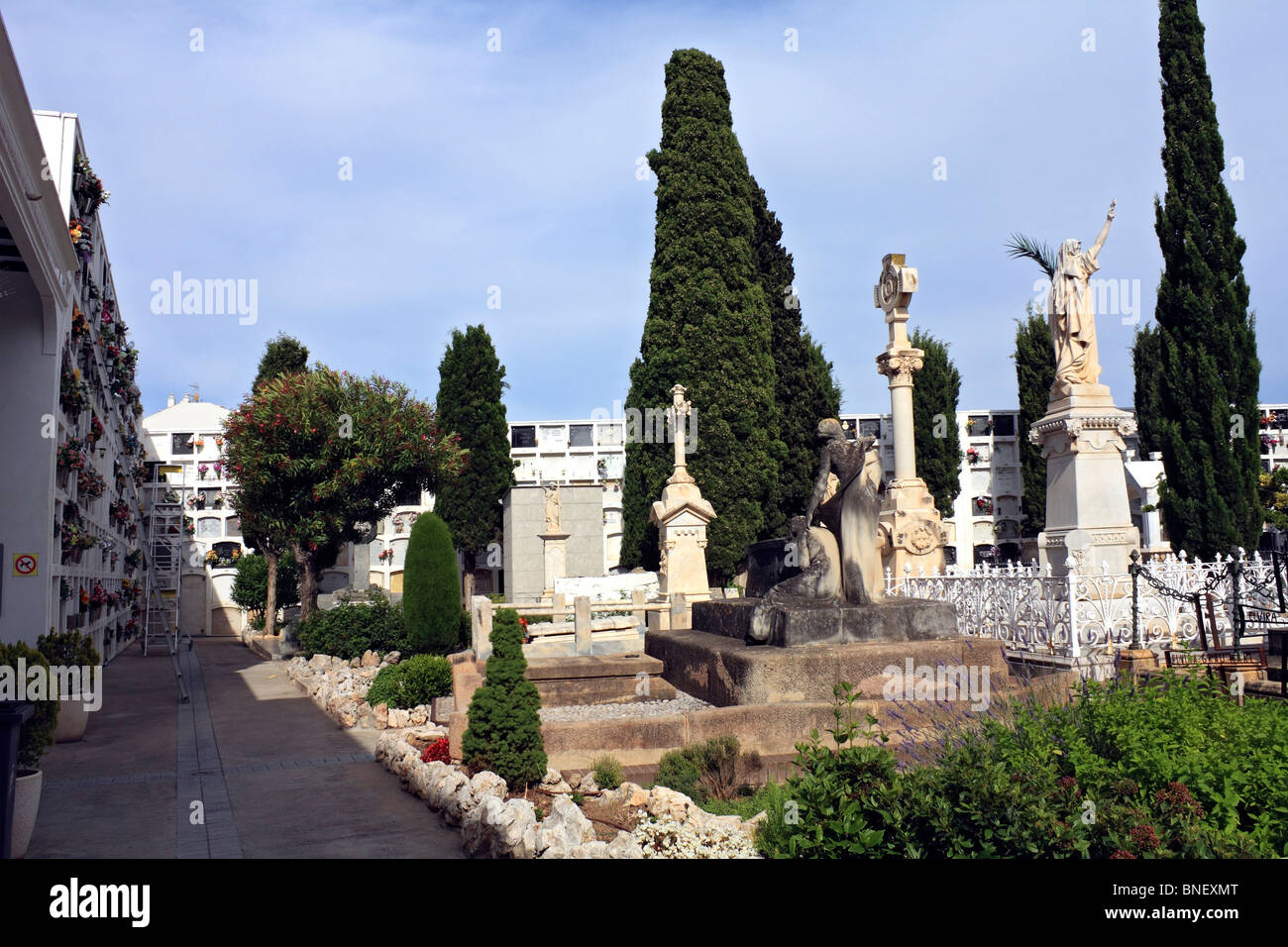 Der Friedhof Sant Sebastia in Sitges, Katalonien, Spanien. Stockfoto