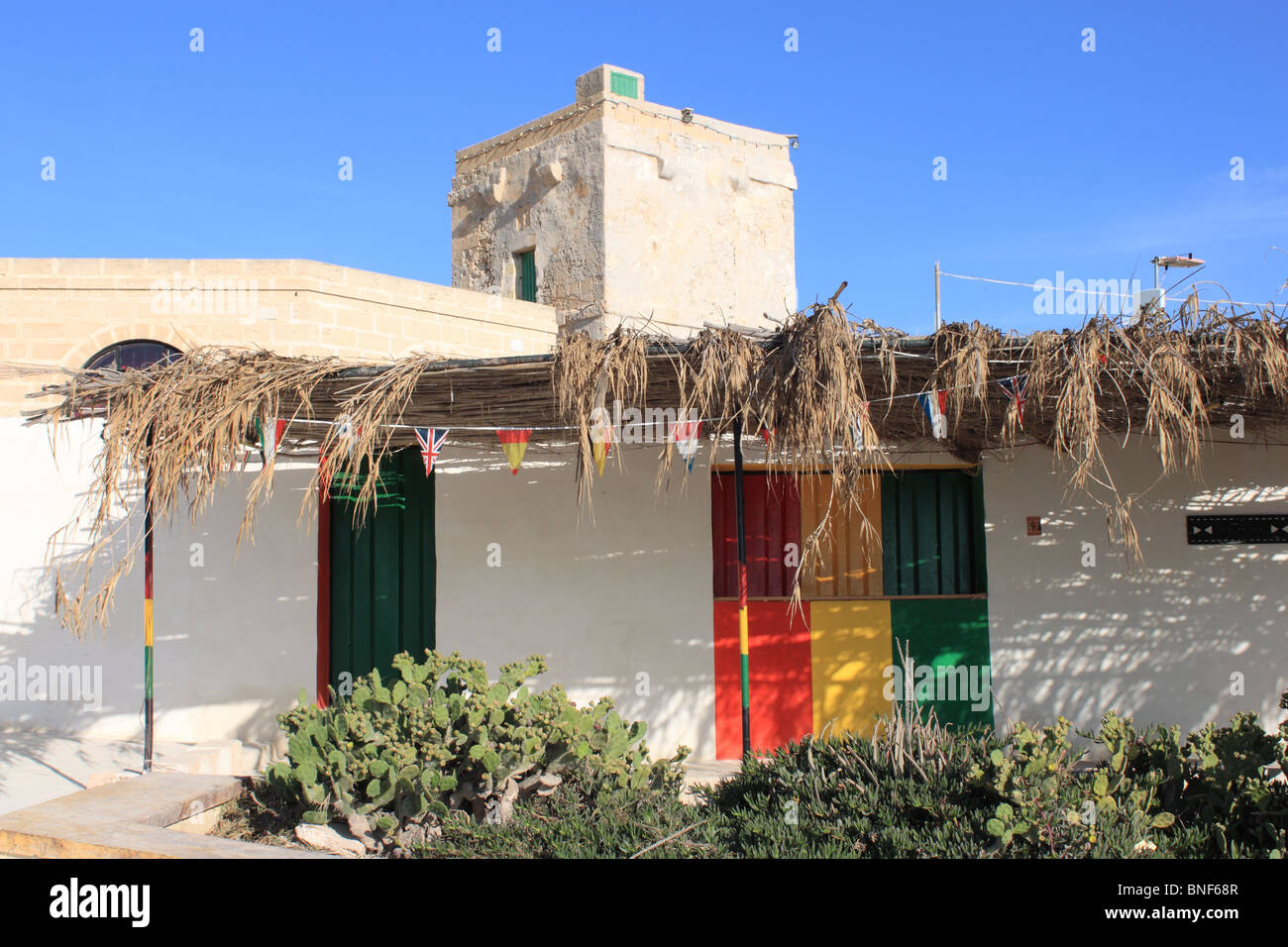 Ta' Fra Ben beach Café Bar, Qawra Point Ras il-Qawra, Buġibba, Salina Bay, St. Pauls Bay, Malta Nord, Mittelmeer, Europa Stockfoto