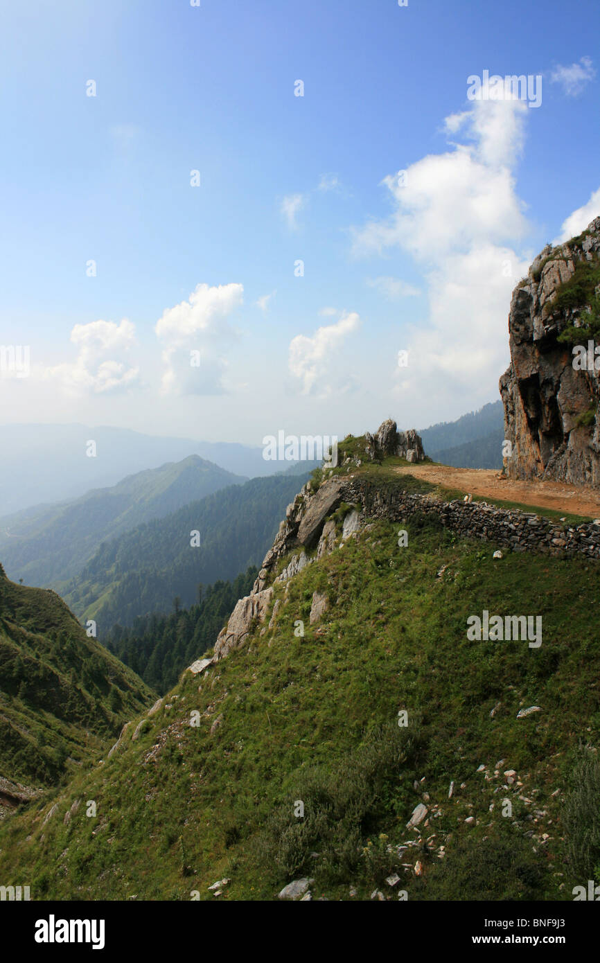 Landschaft des westlichen Himalaya. Kharamba Gipfel. Höhe rund 8000 ft. Platz-Chakraata (Uttaranchal) Stockfoto