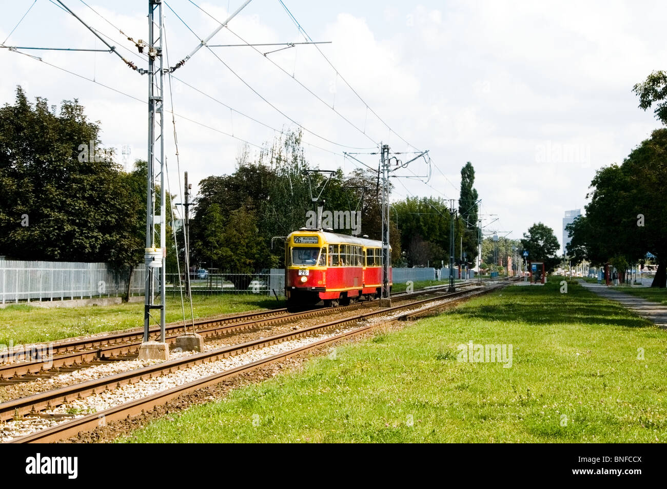 Rote Straßenbahn, Tramwaj ein öffentliches Verkehrsnetz der Seilbahn in Warschau, Masowien Provinz, Polen, Europa, EU Stockfoto