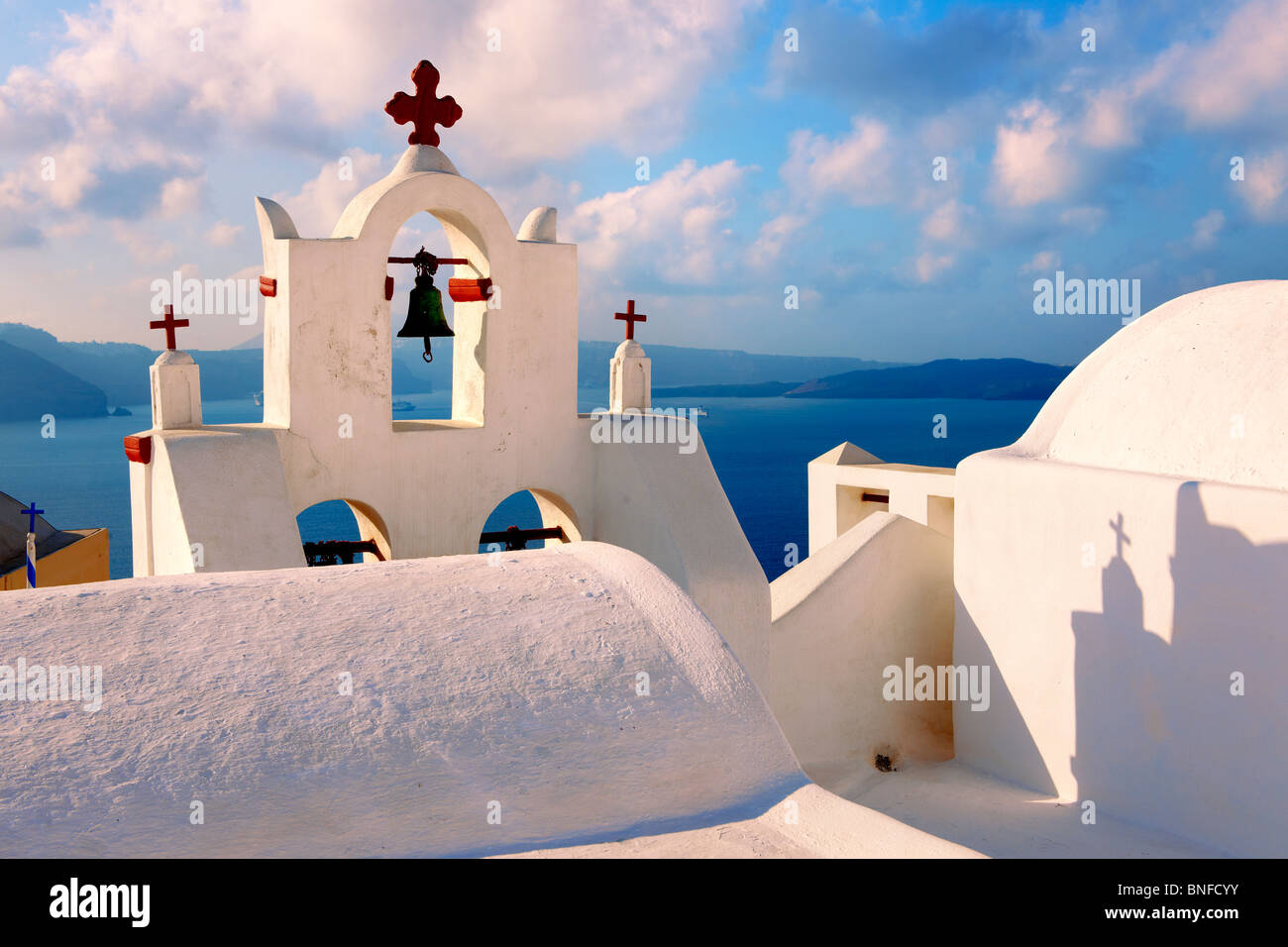 Oia (Ia) Santorini - Bell Tower des byzantinischen Orthodax Kirchen, - griechischen Kykladen Inseln - Fotos und Bilder Stockfoto