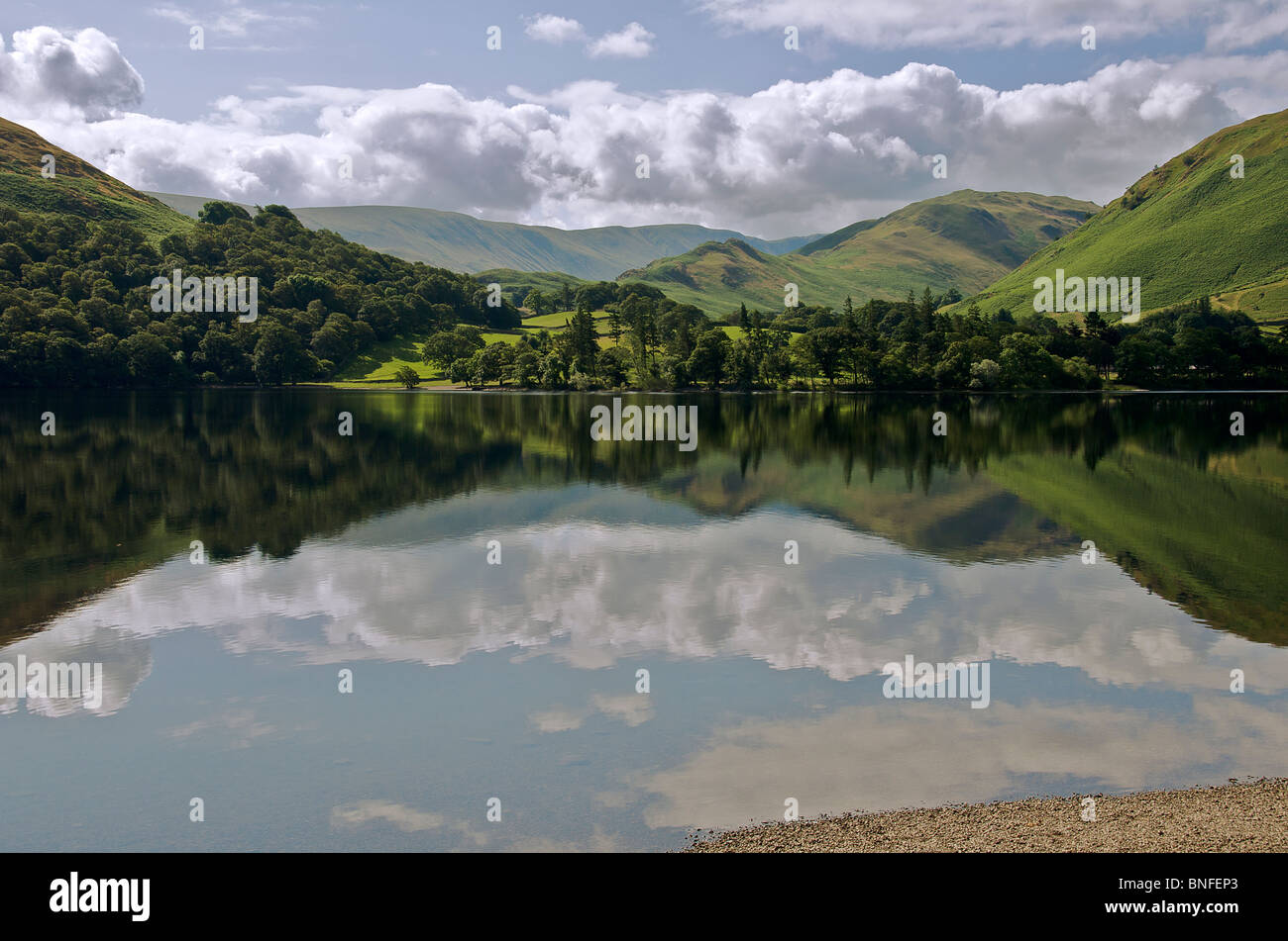 Reflexionen Ullswater Seenplatte Cumbria England Stockfoto
