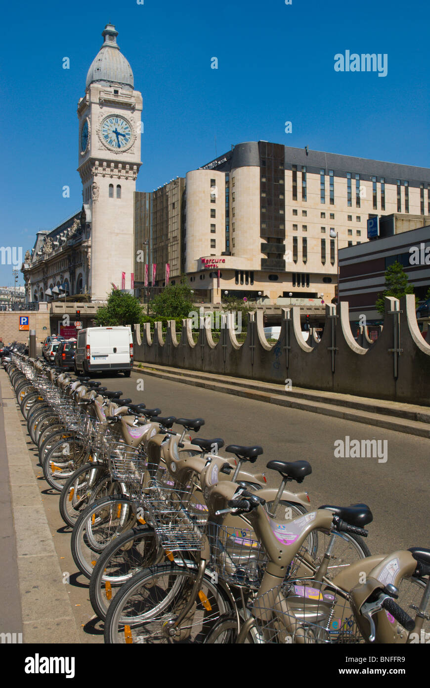 Velib Leihfahrräder Bercy Viertel Paris Frankreich Mitteleuropa Stockfoto
