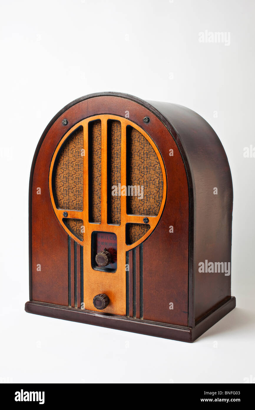 Alten Philco Radio auf weißem Hintergrund Stockfoto