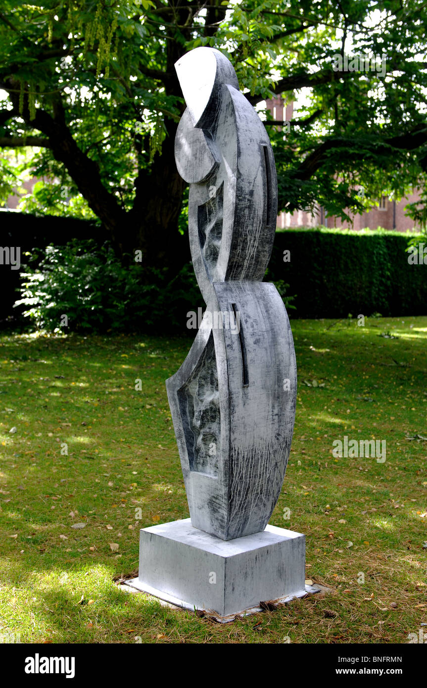 Umarmen von Nick Moran, Skulptur im Botanischen Garten der Universität Leicester Stockfoto