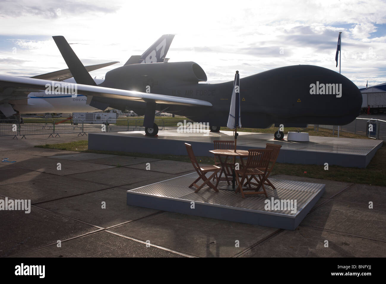 Ein Full-Scale Modell des Northrup Grummans Global Hawk UAV Militär Drohnen. Stockfoto