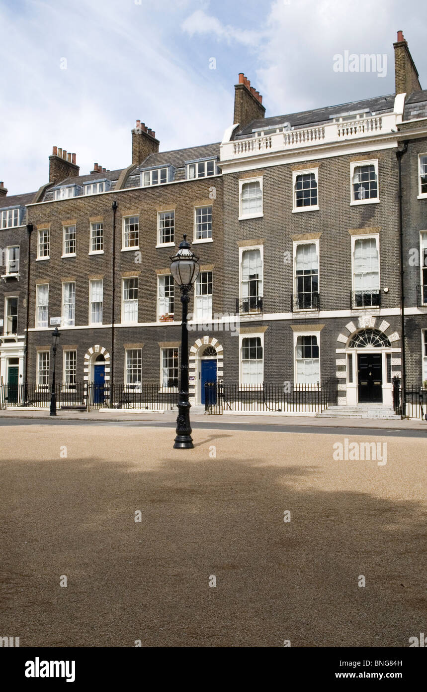 Georgian Stadthäuser, eine Reihe von terrassenförmig georgianischen Familienhäusern.. Bedford Square Bloomsbury London WC1 England GB HOMER SYKES Stockfoto