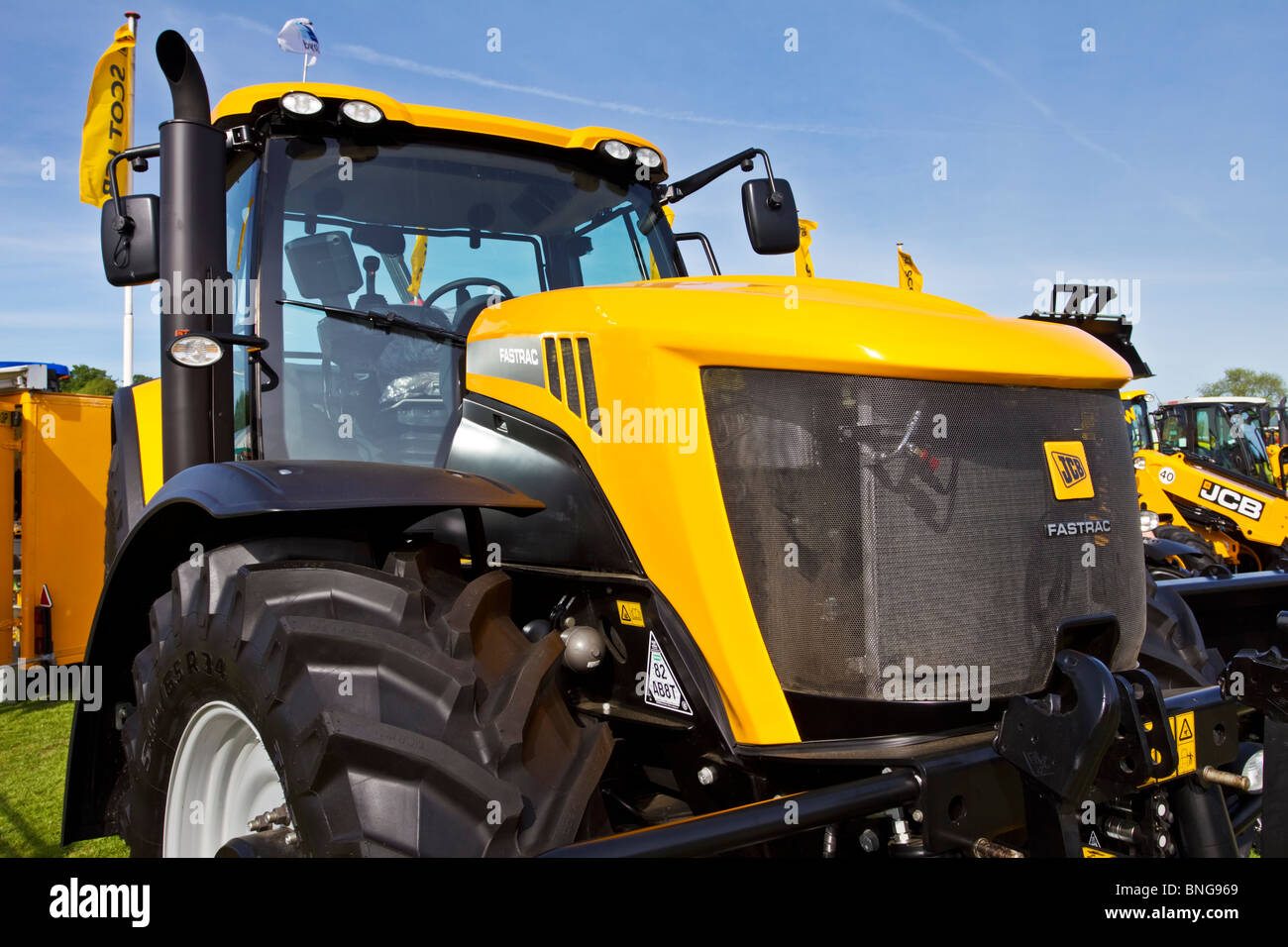Eine Vielzahl von landwirtschaftlichen Fahrzeuge von JCB auf dem Display an der jährlichen Northumberland County Show in Corbridge, England Stockfoto