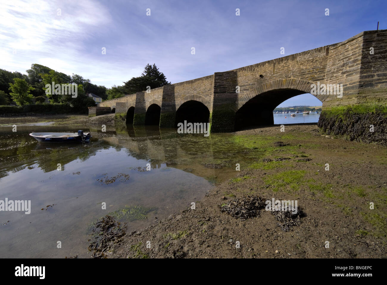 Neue Brücke über den Bowcombe Creek, Kingsbridge Estuary, Charleton, South Hams, Devon. Stockfoto