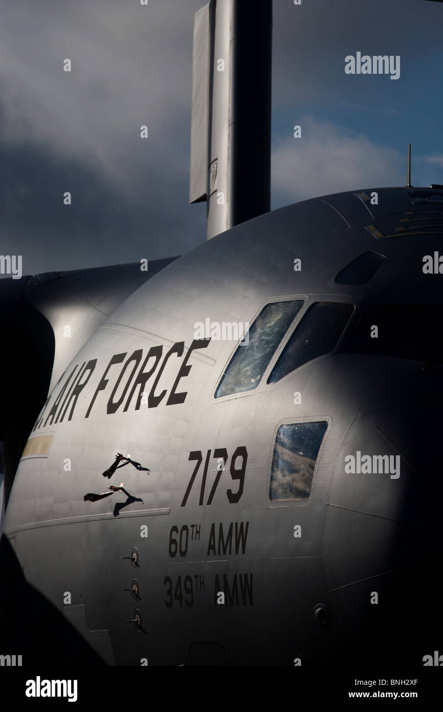 Eine c-17 Globemaster, 60. und 349. Air Mobility Wing der US Air Force angehören. Stockfoto