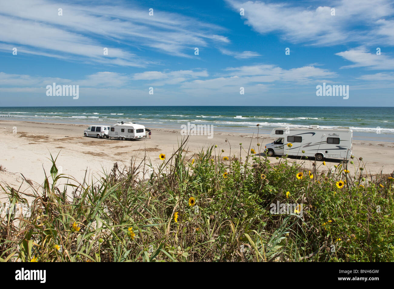 Texas, Padre Island. Wohnmobil-Camper in Padre Island National Seashore. Stockfoto