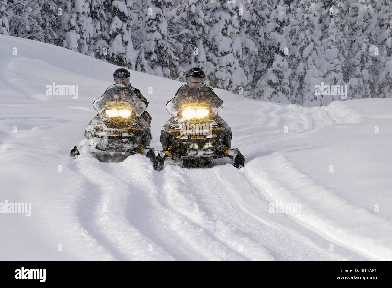 Quebec Kanada Schneemobil Schnee Saguenay-Lac-Saint-Jean-Region Mont Valin Abenteuer Aktion Amerika arktischen Landschaft Landschaft Mann Stockfoto