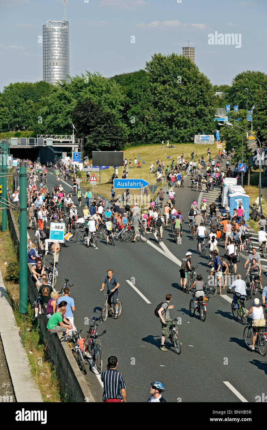 "Still-Leben", die geschlossenen Autobahn A40 im Ruhrgebiet, NRW, Deutschland. Juli 2010 Stockfoto