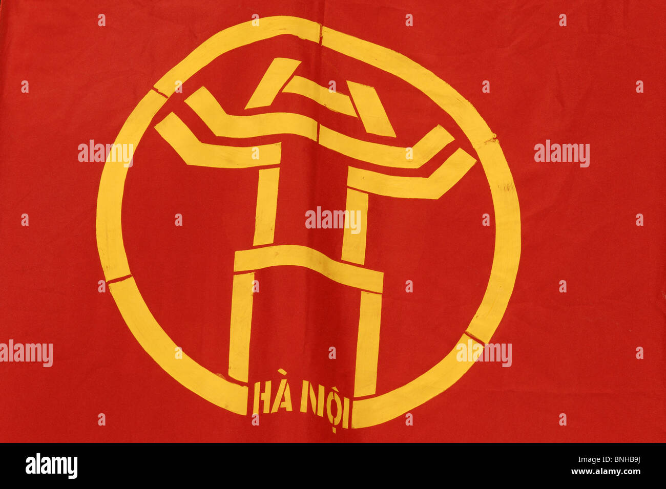 Stadt Arme rote Fahne Hanoi Vietnam Asien Fahne Fahnen banner Ideologie Indo-China Logo Patriotismus Reise rot um Süd-Ost-Asien Stockfoto