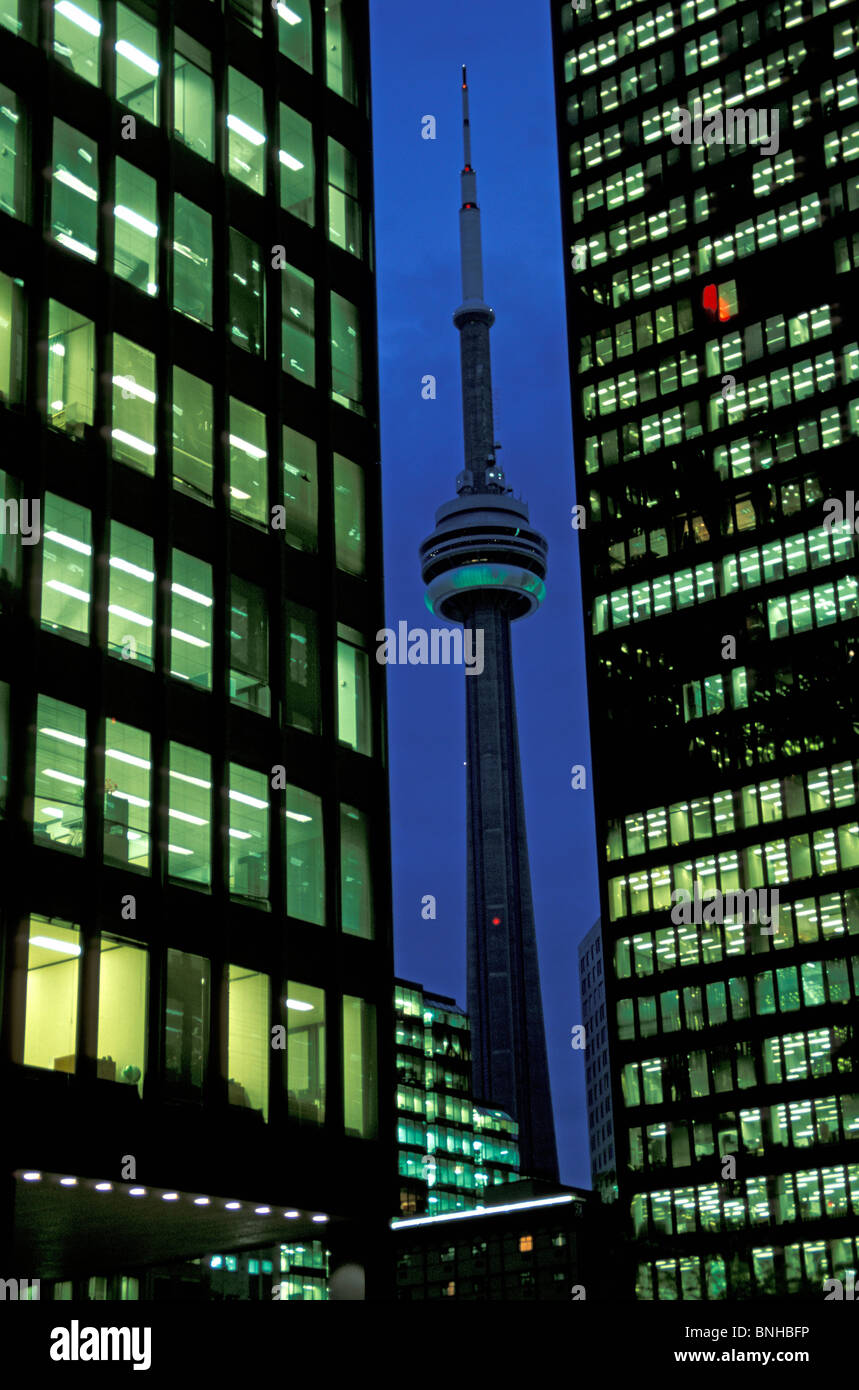 Stadt von Kanada Toronto Ontario Cn Tower Innenstadt Kommunikation Beobachtung Blau Himmel moderne Architektur Büros Bauamt Stockfoto