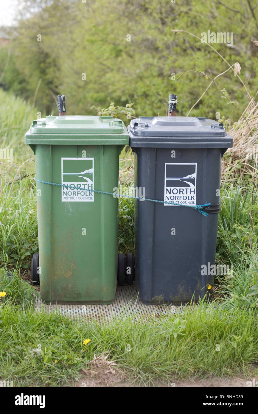 Hausmüll entsorgt werden; Wiederverwertung; Staub; oder Müllabfuhr-Behälter. North Norfolk Gemeinderat. Norfolk, East Anglia, England. Stockfoto
