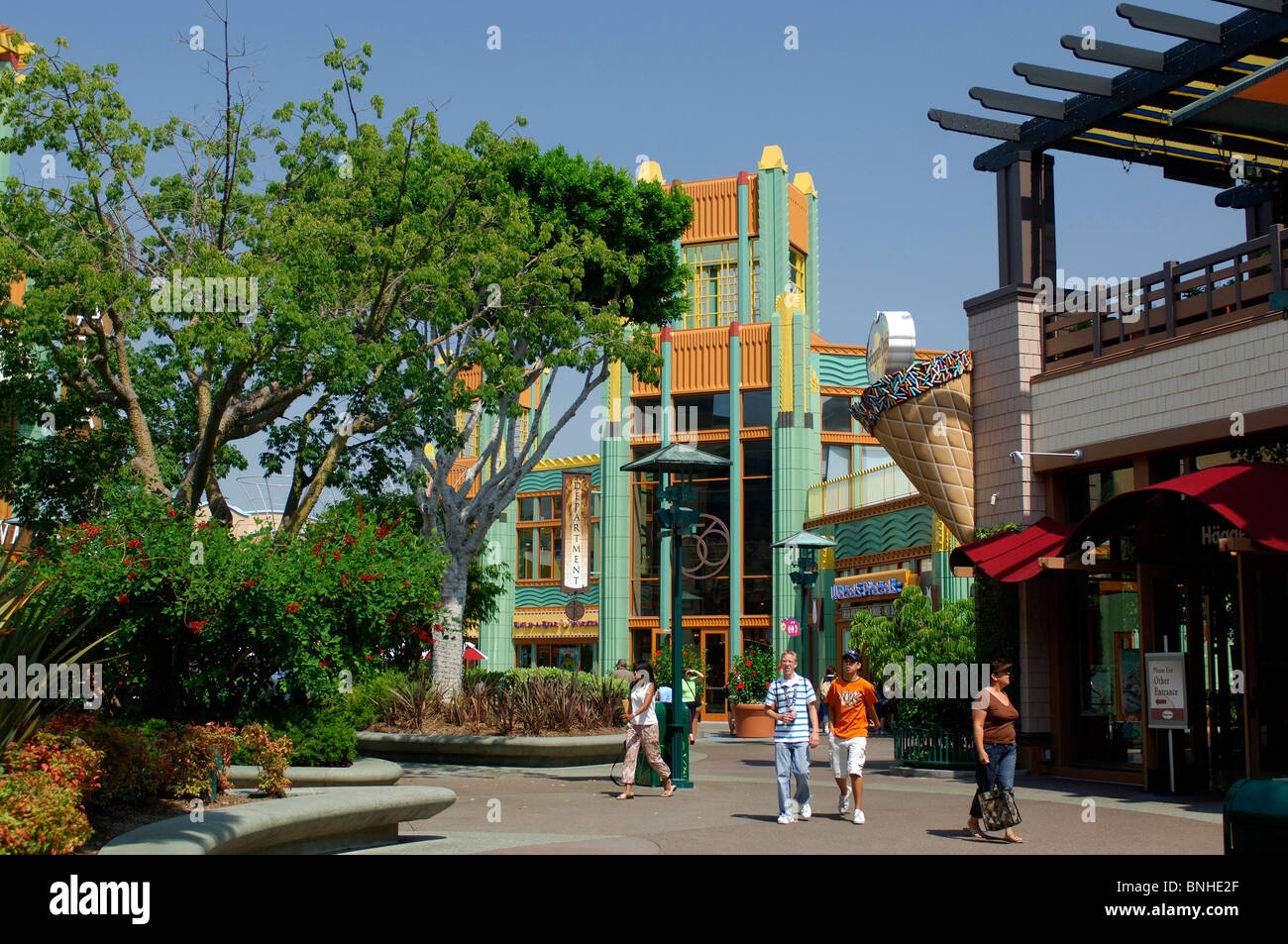 USA Los Angeles Kalifornien Downtown Disney District Disney Resort Anaheim Gebäude Menschen Tourismus Touristen Restaurant Bar Stockfoto