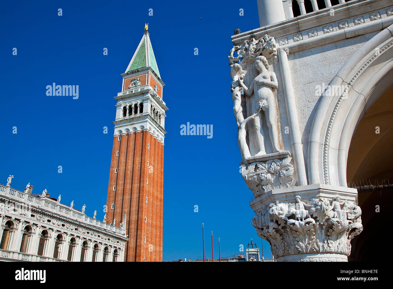 Europa, Italien, Venezia, Venedig, aufgeführt als Weltkulturerbe der UNESCO, Piazza San Marco, Campanile Stockfoto