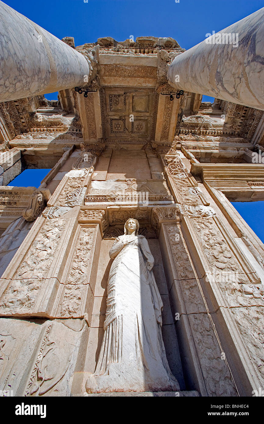 Türkei Juni 2008 antike Stätte antiken Stadt Ephesus Stadt historische Ruine Ruinen hellenistischen griechisch römische Geschichte der Celsusbibliothek Stockfoto