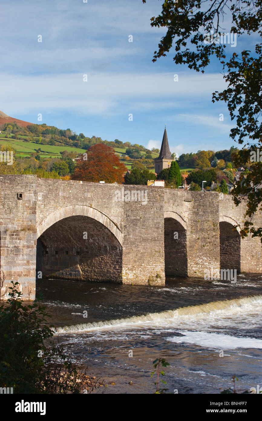 Brücke über den Fluss Usk an Crickhowell Powys, Wales Stockfoto