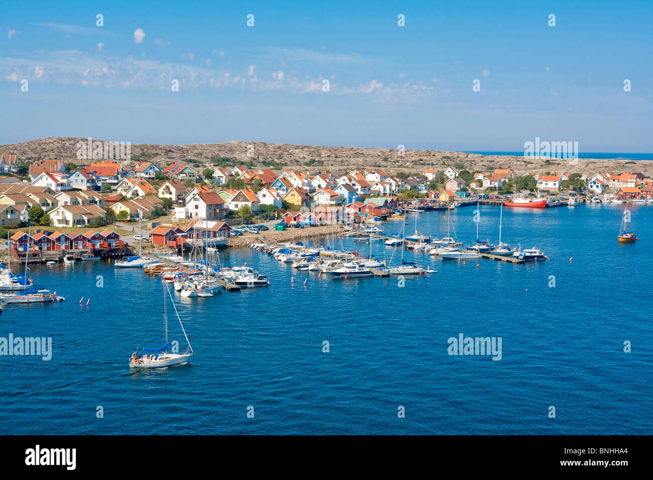 Schweden Smögen Bohuslän Westküste Luftbild Archipel Boot Boote Gebäude Gebäude Küsten Stadt Tag tagsüber Europa Stockfoto