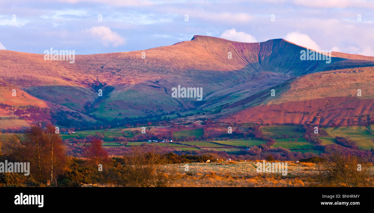 Pen y Fan & Mais Du Berge von Mynydd Illtyd gemeinsamen Brecon Beacons Powys Wales Stockfoto