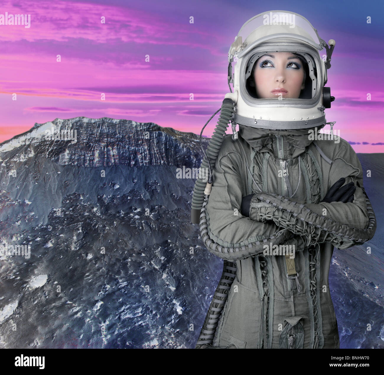 Astronaut Raumschiff Flugzeuge Helm Mode Frau Mars Mond Planeten Stockfoto
