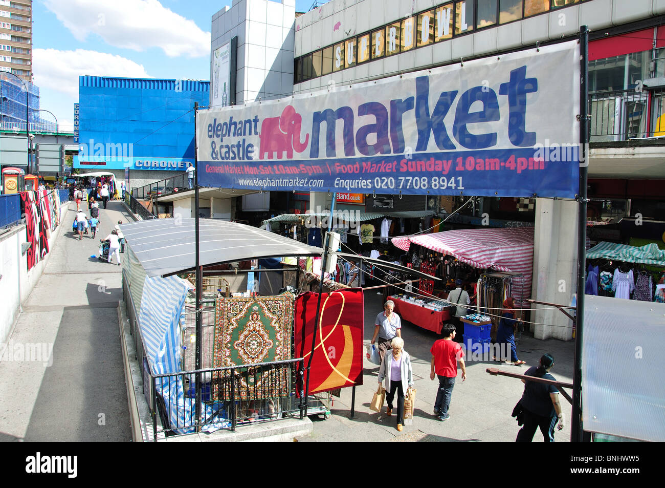 Outdoor-Markt, Elephant &amp; Castle, The London Borough of Southwark, Greater London, England, Vereinigtes Königreich Stockfoto