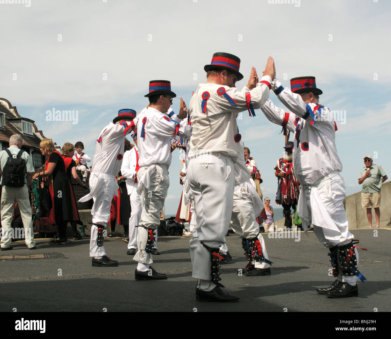 Morris Tänzer auf dem Töpfchen Festival in Sheringham Norfolk Stockfoto