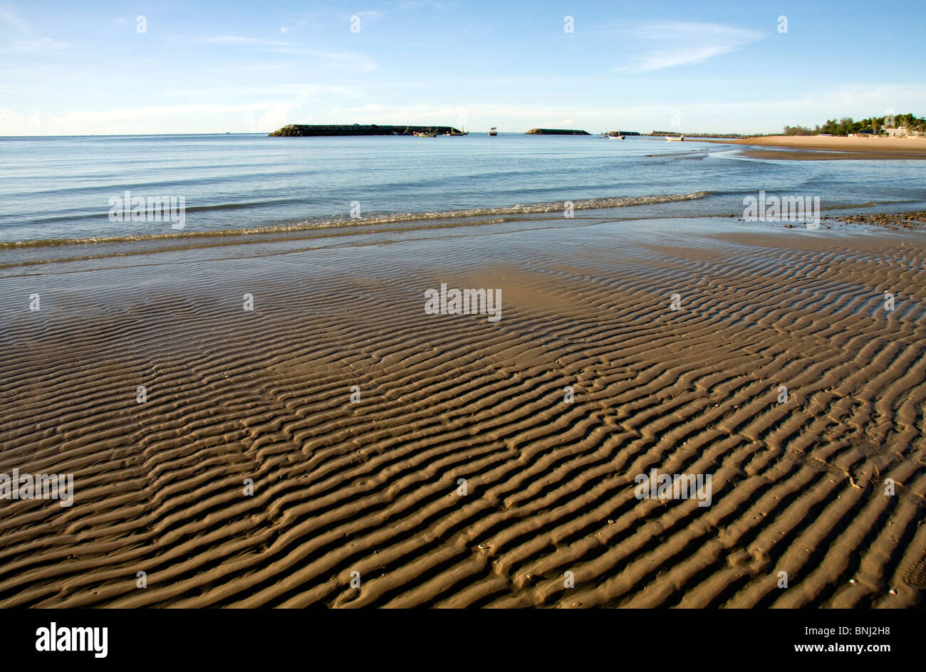 Sand Grate am Strand von Cha Am, Hua Hin, Thailand Stockfoto