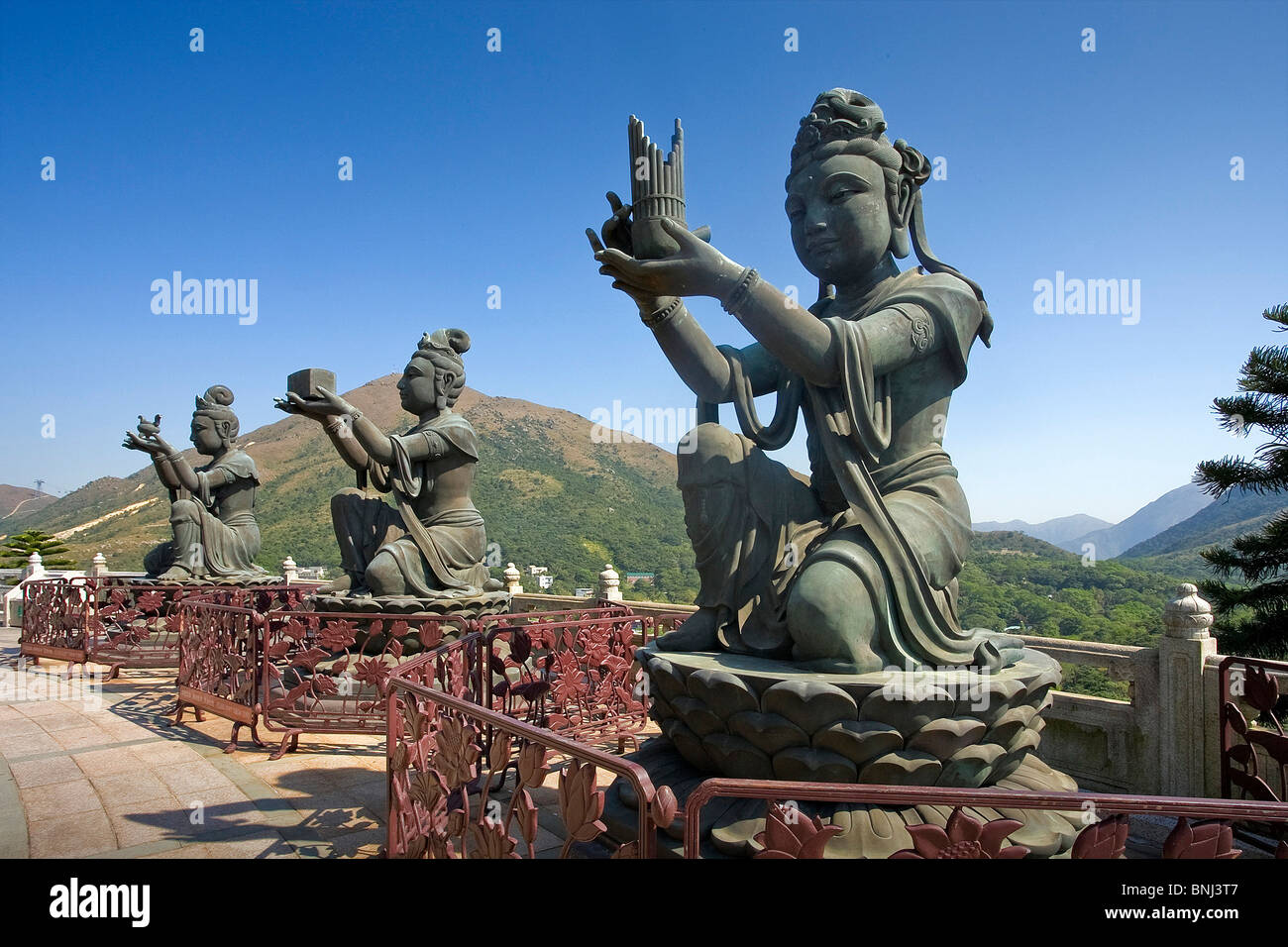Hong Kong Hongkong Asien Lantau Island Skulpturen Figuren Religion Kultur  Stockfotografie - Alamy