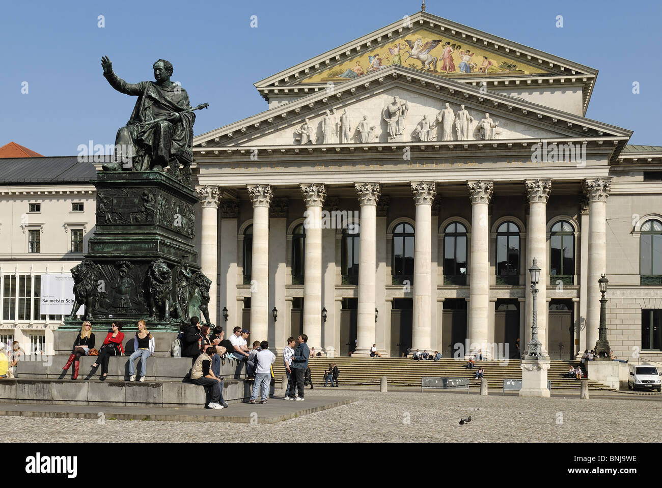 Nationaltheater Max Joseph Platz München Bayern Deutschland alte Altstadt Architektur Europas Geschichte Geschichte historische Gebäude Stockfoto