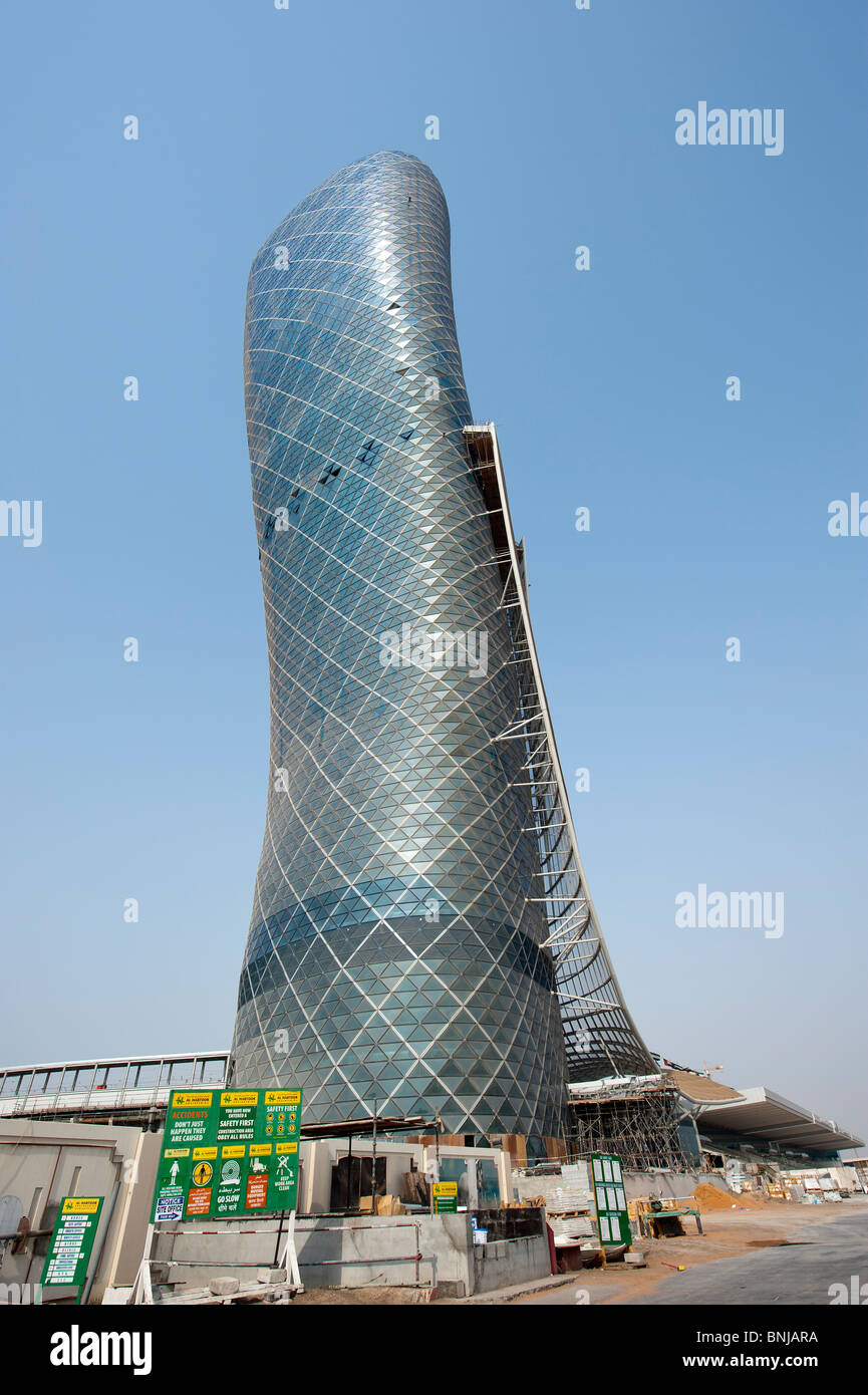 Abu Dhabi National Exhibition Centre, Capital Gate Building, Vereinigte Arabische Emirate Stockfoto