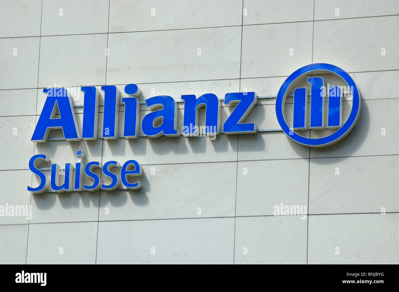 Allianz Suisse Schweiz Gebäudesicherheit Investment Finance Geschäft Kollektivversicherung Gruppe Sicherheit Schutz der Bank versichern Stockfoto