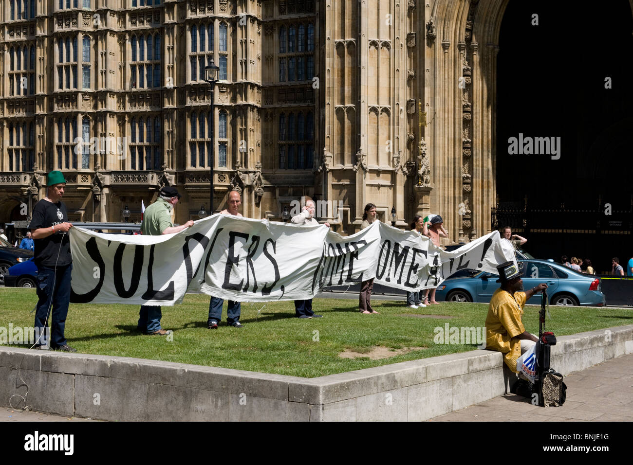 Den Kriegskoalition Protest gegen die britischen militärischen Engagements in Afghanistan zu stoppen Stockfoto