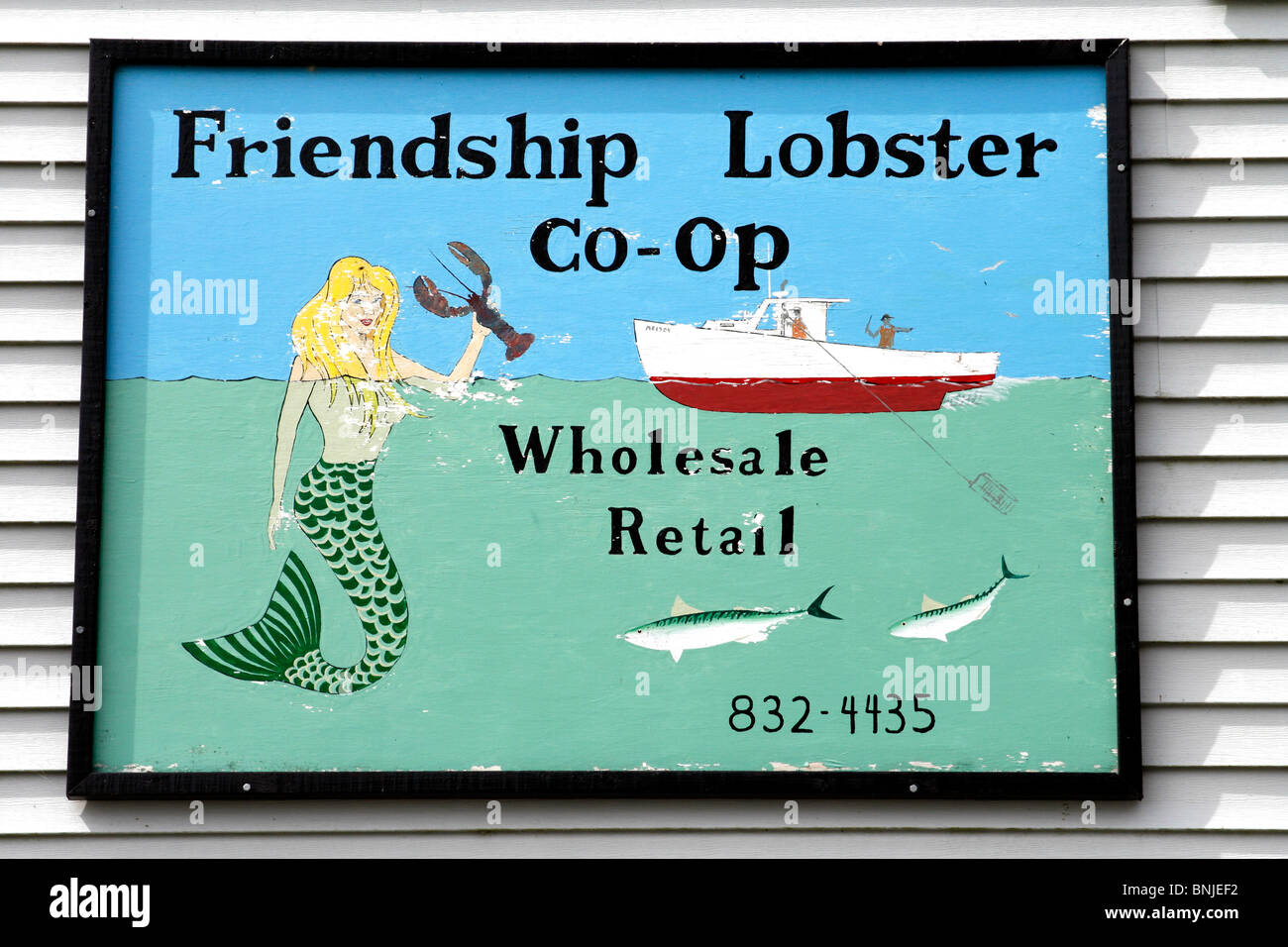 Maine Küste Freundschaft New England USA Fischerdorf Atlantik Hummer Töpfe Koop-Hummer für Verkauf Zeichen Stockfoto