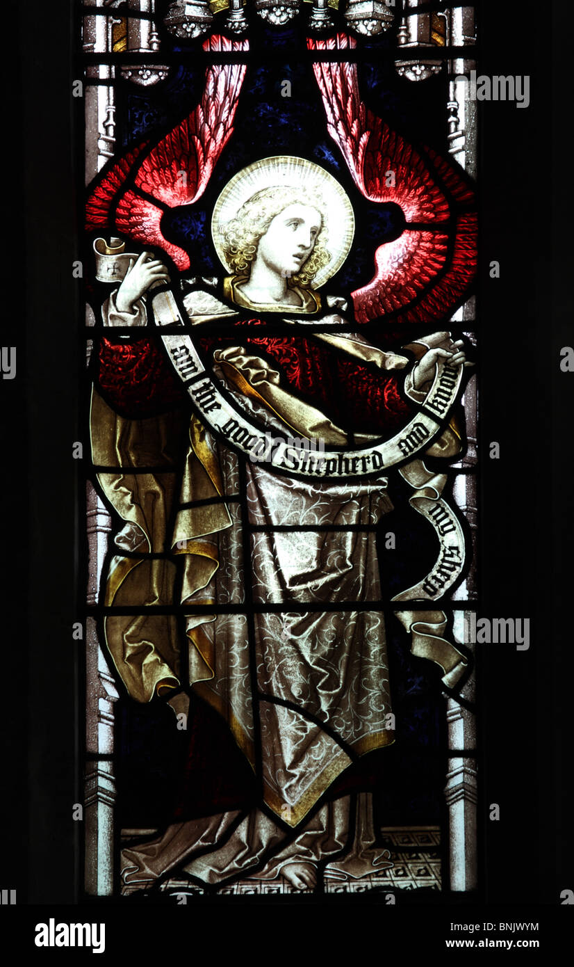Ein Glasfenster Darstellung eine Angel, Pfarrei Kirche von St. James das große, Snitterfield; Künstler Edward Frampton von London Stockfoto