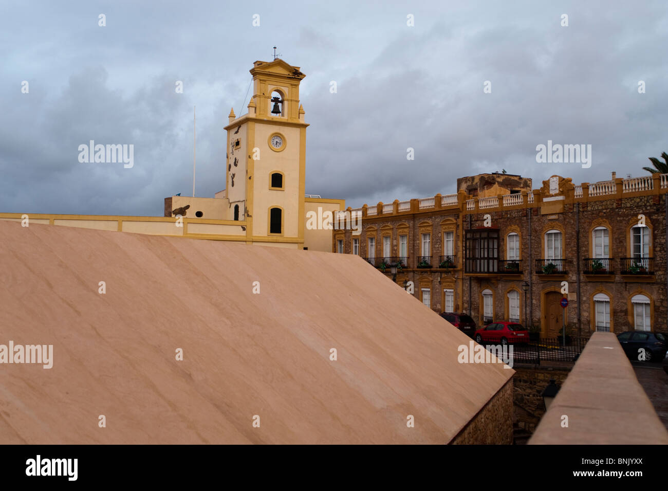 Gibralfaro (Stauseen) und Casa del Reloj (Haus der Uhr), Stadt-Museum, Melilla la Vieja, Melilla, Spanien, Europa. Stockfoto