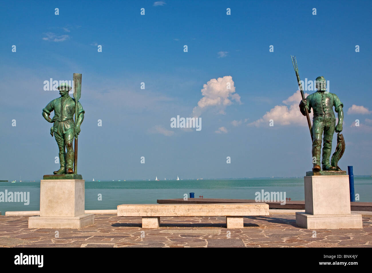 Der Fischer und der Fährmann Statuen, Wahrzeichen von Balatonfüred Ungarn Stockfoto