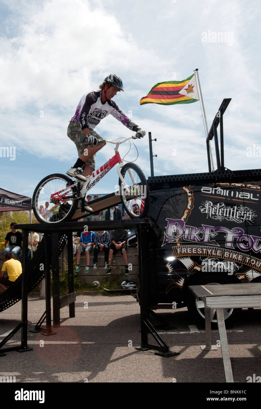 Vereinigtes Königreich, ENGLAND - der tierischen BMX Freestyle Biketour Eastbourne extrem. Stockfoto