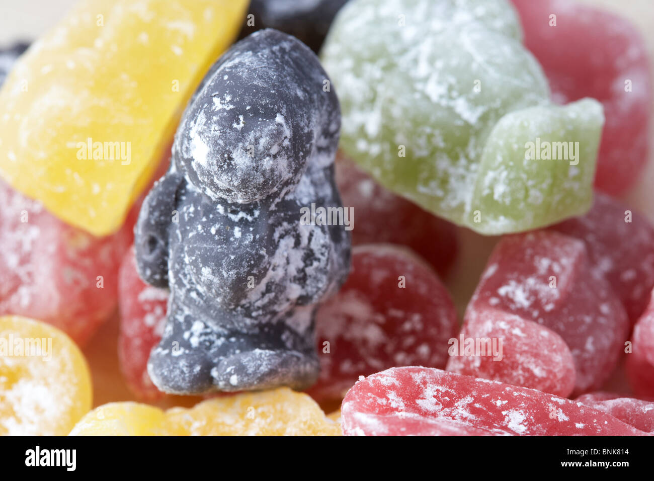 viele Gummibärchen aufgestapelt Stockfoto