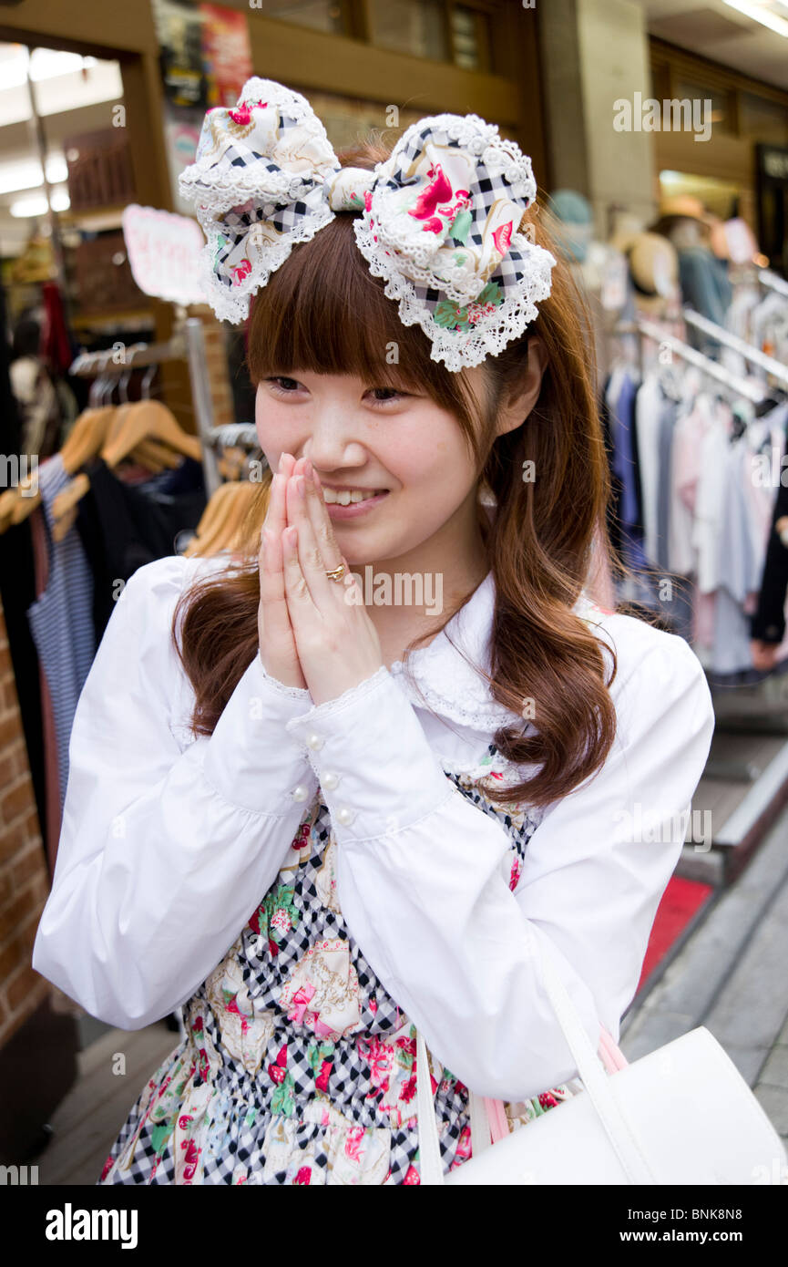 Lolita girl auf Takeshita Dori in Harajuku, Tokio, Japan Stockfoto