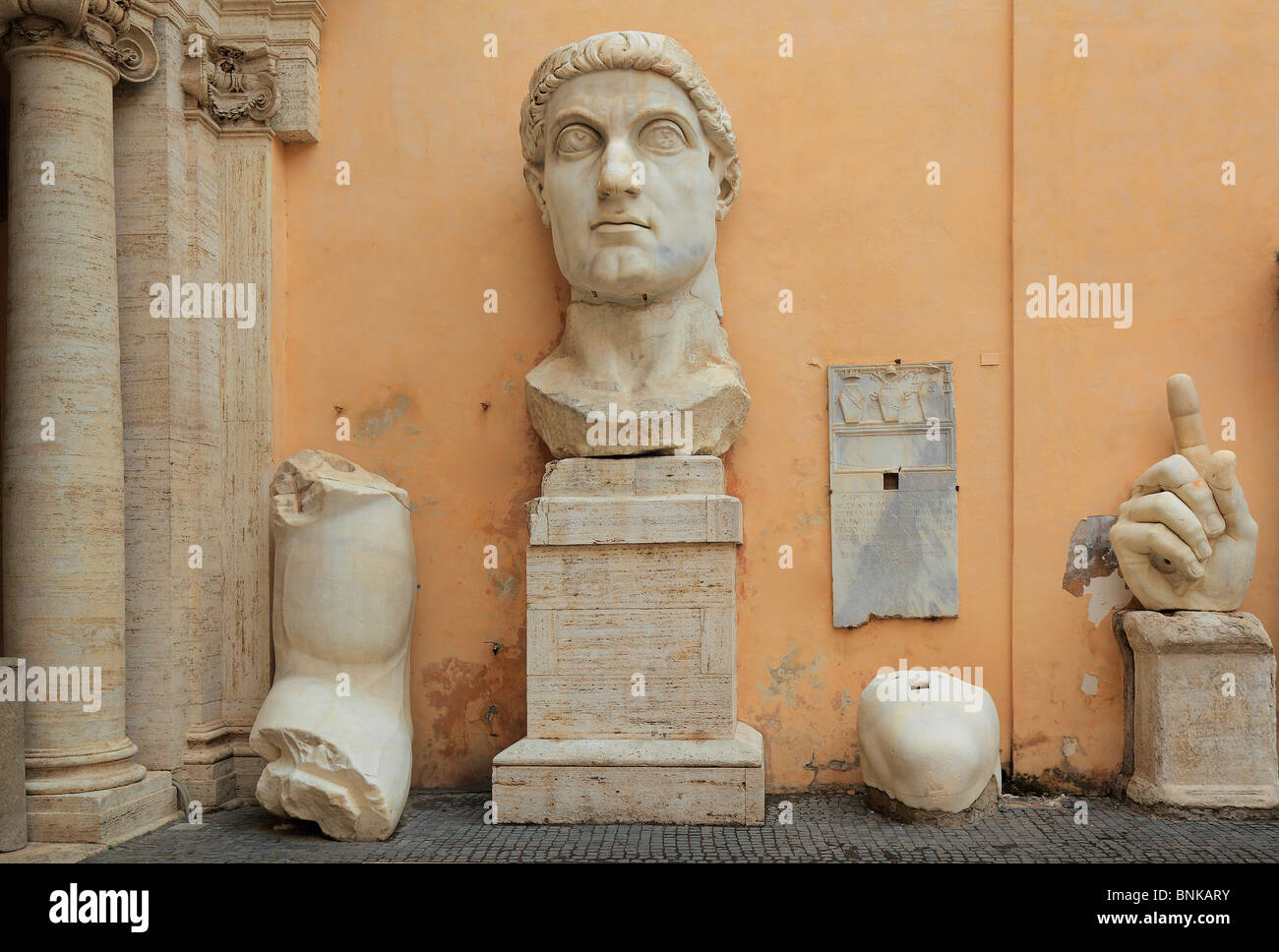 Die zerbrochene Statue des Roman Emperor Constantine im Kapitolinischen Museum Rom Stockfoto