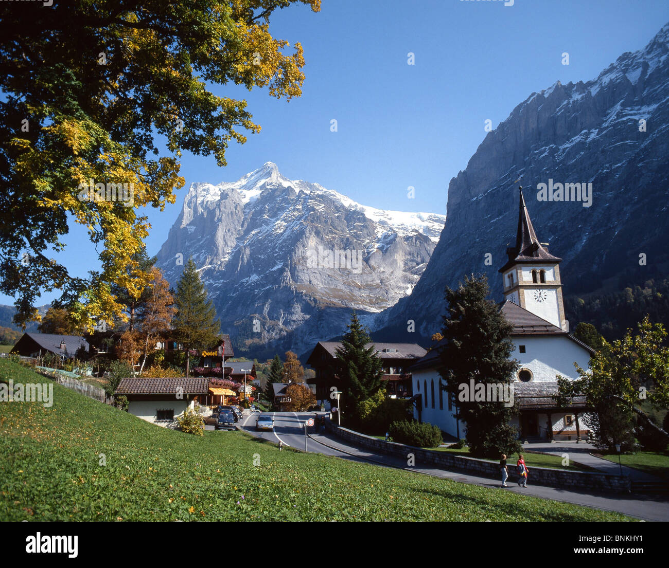 Der Schweiz Landschaft Herbst Grindelwald Wetterhorn Kirche Baume Dorf Ort Kanton Bern Stockfotografie Alamy