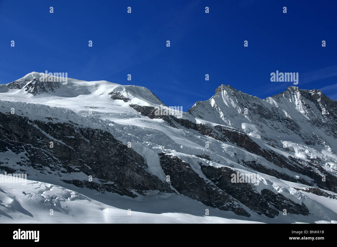 Schweiz-Wallis-Saas-Fee-Alpen Berge Schweizer Eis Gletscher Rock Cliff alpine hohen Domkuppel erstarrte Mischabel Täschhorn Stockfoto